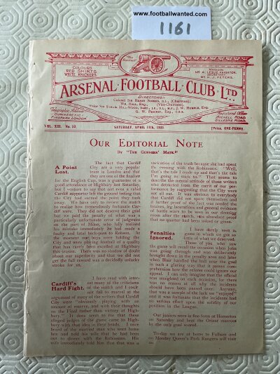 1924 - 1925 Arsenal Reserves  v Fulham Football Programme: Excellent condition ex bound London Combination league match with no team changes. Rusty staples 4 page sheet with printing in red.