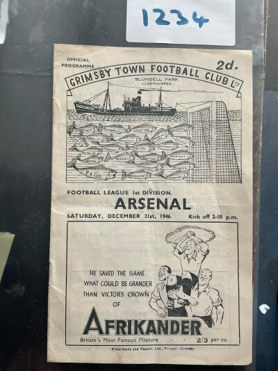 46/47 Grimsby Town v Arsenal Football Programme: League match in very good condition with no team changes.