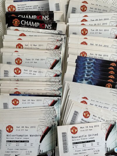 Manchester United Home Football Tickets: From 2009/10 to 2011/12 almost all player complimentary tickets with duplication. (155)