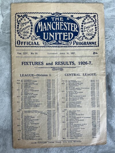 26/27 Manchester United v Sunderland Football Programme: Very good condition league programme with no team changes. Light folding.