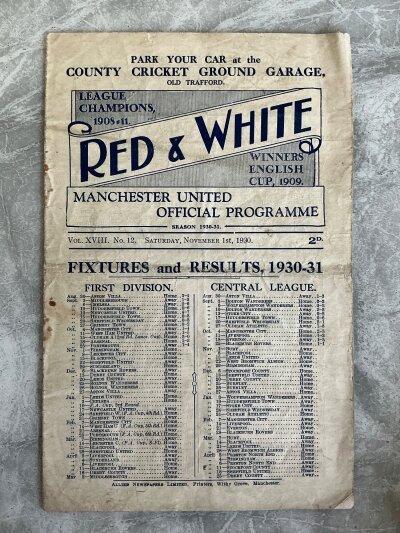 30/31 Manchester United v Birmingham City Football Programme: Good condition league programme with no team changes. Staples removed and fold.