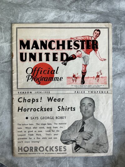 34/35 Manchester United v West Ham Football Programme: Very good condition league programme with no team changes. Staples removed not rotted away.