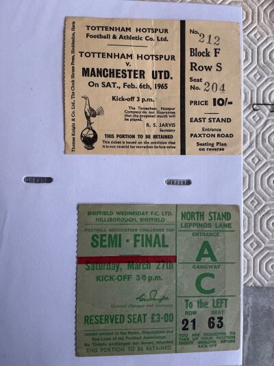 Manchester United Football Ticket Collection: Neatly displayed in collectors folder are 126 tickets both home and away with some hard to obtain. From 1962 to 2007 to include two different 1962 FA Cup semi finals, 62/63 away Arsenal and Tottenham. 16 from the 60s, 14 from the 70s. Interesting aways at 1981 Aberdeen, 79/80 Liverpool, 76/77 Birmingham. Testimonials of Cantona and Ferguson included. Must view. (126)