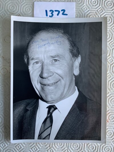 Matt Busby Manchester United Signed Football Photo: Black and white 8 x 6 inch photo signed without dedication all good wishes.