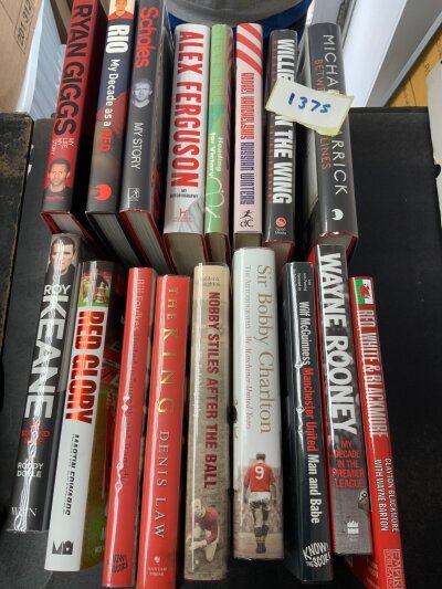 Manchester United Signed Football Book Collection: Excellent condition undedicated hardbacks to include Charlton Rooney Stiles Foulkes Law Keane Ferguson Morgan and Scholes. (17)