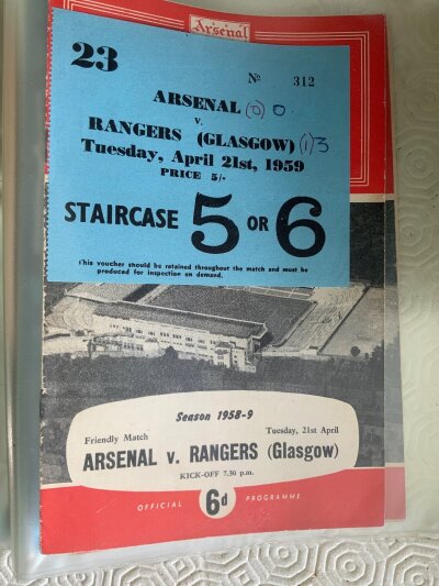 58/59 Arsenal Home Football Programmes + Tickets: Includes all 25 programmes which are all 21 league matches, 2 x FA Cup, Juventus + Rangers friendlies. There are 22 tickets which include Rangers, Juventus, Leeds Wolves and Aston Villa. Very good. (47)