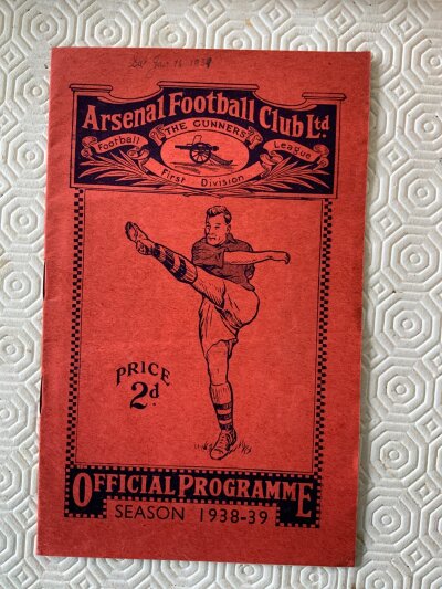 38/39 Arsenal Reserve Home Football Programmes: 15 standard red programmes in very good condition plus poor condition single sheets in the London FA Cup v Crystal Palace QPR and Orient in the Combination. (18)