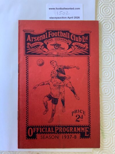 37/38 Arsenal (Champions) v Sunderland Football Programme: League match in very good condition with no team changes.
