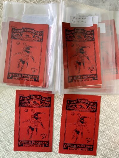 33/34 Arsenal Reserve Home Football Programmes: A few have rusty staples and Luton has punch holes.  Mainly good. (16)