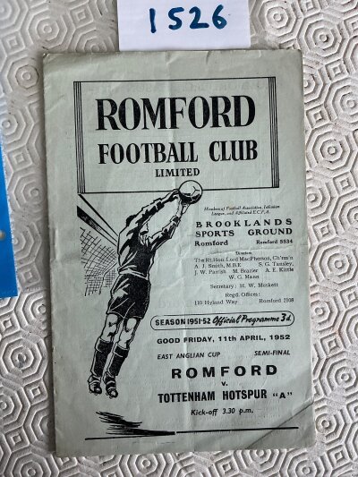 51/52 Romford v Tottenham A Football Programme: East Anglian Cup semi final in very good condition with no team changes. Fold.