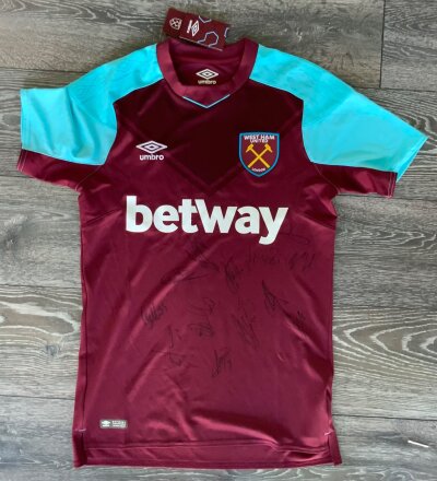 West Ham 2017 - 2018 Signed Football Shirt: Small home shirt with 13 autographs to front collected by West Ham member of staff. Shirt is brand new with tags.