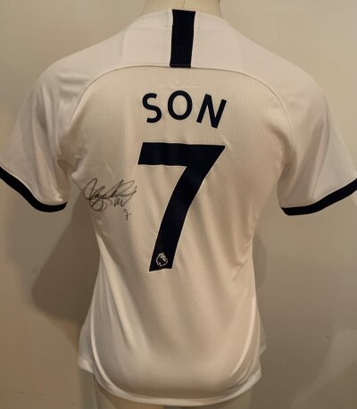 Tottenham 2019 - 2020 Signed Son Football Shirt: White short sleeve shirt with Son 7 to rear. Signed to rear by the player.