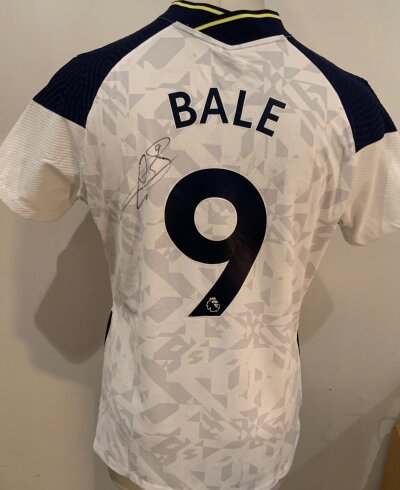 Tottenham 2020 - 2021 Signed Football Shirt: White short sleeve shirt. Number 9 Bale to rear. Signed to rear by the player.