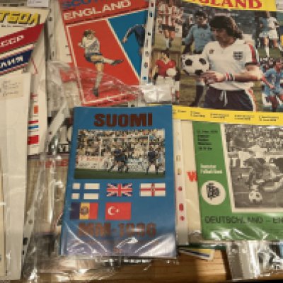 England Away Football Programmes: From the 70s onwards in excellent condition. Excellent with instructions to sell. (est 100)