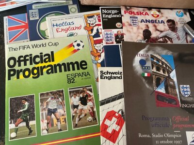 England + Big Match Football Programmes: Mainly homes from many eras plus a few big match to include FA Cup finals and League Cup finals. Very good. (130+)
