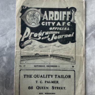 1922 - 1923 Cardiff City v Stoke Football Programme: Good condition with light folding and a bit of wear to spine. No team changes. 