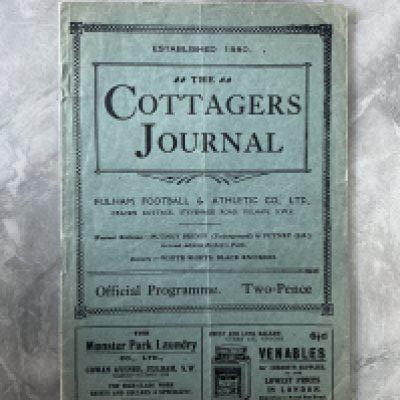 1926 - 1927 Fulham v Middlesbrough Football Programme: Good condition with no team changes. Fold and couple of tiny pieces of tape to rear.