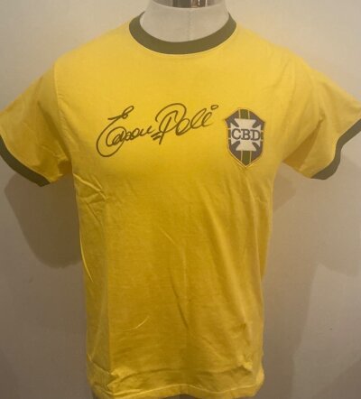 Pele Brazil Signed Replica Football Shirt: Yellow Brazil shirt signed to the front with players full signature. Excellent collection ReTake reproduction shirt. Comes with COA.