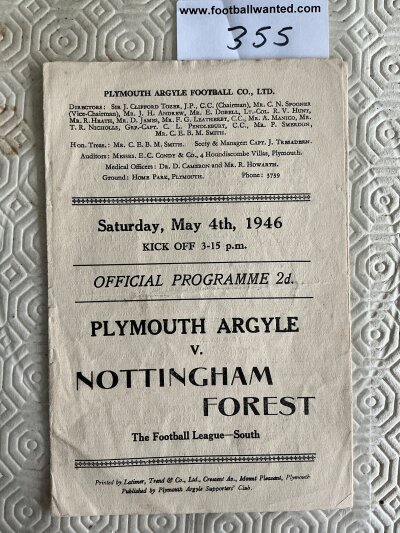 45/46 Plymouth v Nottingham Forest Football Programme: Football League South gatefold programme in excellent condition with no team changes.