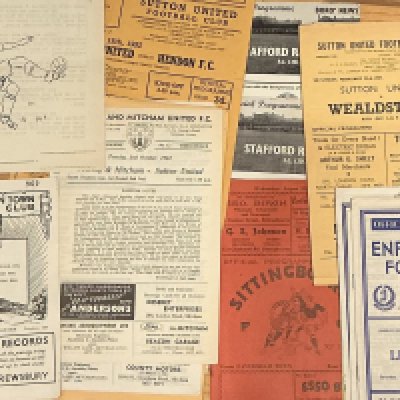 Non League football programmes: Approximately 75 different programmes from the early 1950s to 1960s. All in excellent clean condition. 