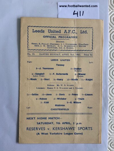 44/45 Leeds United v Chesterfield Football Programme: Good condition with no writing dated 2 4 1945. C/W 2 Leeds away programmes at Hull in 51/52 and 53/54. All good with light folding. (3)