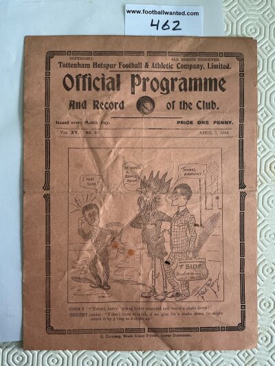 1922 - 1923 Tottenham v Sunderland Football Programme: League match dated 7 4 1923 in good condition with no team changes. Fold.