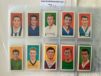 Barrett 1962 Famous Footballers Complete Football Cards: Full set of A10 x 50 cards in very good condition.