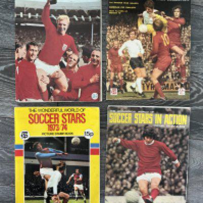 FKS Football Card Album Collection: Soccer Stars from 69/70 307/330, 70/71 251/374, 73/74 289/290 only lacking Bobby Ferguson. The three albums are good and only one has some pencilled writing to inside back page. C/W Mexico 1970 242/272. (4 albums)