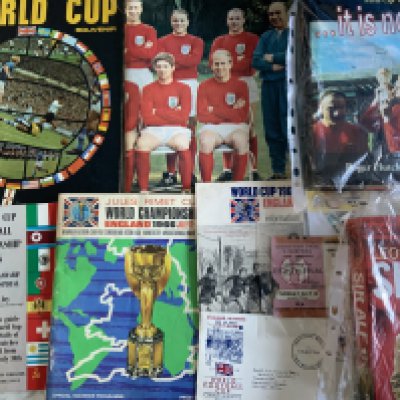 1966 World Cup Football Memorabilia: Some nice books and autobiographies of England players including signed dedicated Hurst, magazines and a tournament brochure programme signed inside by German referee Rudolf Kreitlein who famously sent off Argentinas Rattin v England. A few lesser condition items including ticket from Goodison Park, Ticket information, England player Typhoo cards and more. 