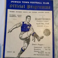 37/38 Ipswich Town v Dartford Football Programme: Southern League match 9 4 1938 in excellent condition with no team changes.