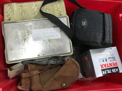 A box of vintage camera equipment including Jelco Automatic 8, Koroll II, Quarz. NO RESERVE