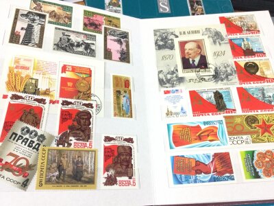 8 albums Containing used Modern Stamps.
