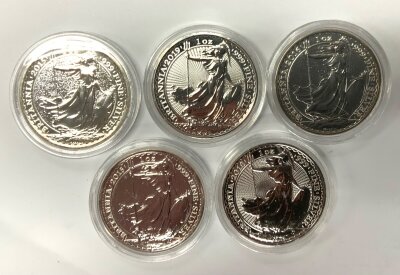 5 fine silve 1 OZ Brittania coins. 2015 x 2/2016/2018/2019