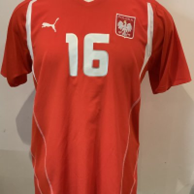 Poland 2005 Match Worn Football Shirt: Puma short sleeve shirt with number 16 to front and rear. Worn by Radomski v England at Manchester United on 12 10 2005. Direct from top source who we know.