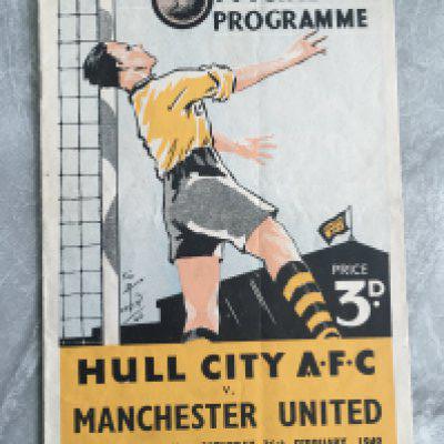 48/49 Hull City Home Football Programmes: Matches v Manchester United Wrexham Doncaster York Rotherham Accrington Stanley Darlington Mansfield Southport Reading all very good with New Brighton and Stockport having faults plus Crewe Barrow and Hartlepool with score to cover. (15)