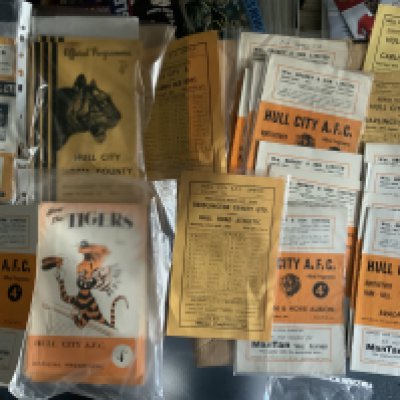 1950s Hull City Home Football Programmes Collection: From 55/56 to 59/60 plus around 35 from the 60s up to 65/66 being the most recent. 55/56 x 13, 56/57 x 11, 57/58 x 11 including East Riding Cup Final and England v Scotland Youth, 58/59 x 7, 59/60 x 3 including East Riding Cup Final. Couple of reserves v 60/61 Darlington + 67/68 Carlisle. Mainly good with no duplication spotted. (est 80)