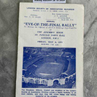 1955 FA Cup Final Eve Of Rally Football Programme: 4 page card for the Newcastle United v Manchester City final. Eve of the final rally is an annual event attended by the referee and linesmen in London the night before the final. Excellent.