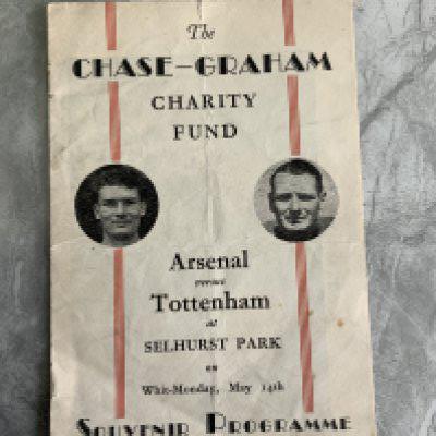 50/51 Arsenal v Tottenham At Crystal Palace Football Programme: Chase - Graham charity fund match dated 14 5 1951. Tottenham were league champions but fielded a weaker team. Tiny tear on crease.