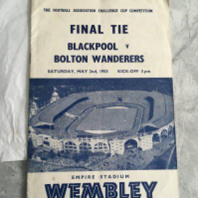 Reserve + Youth Football Programmes: From the late 50s onwards to include Youth Cup finals, SFC, LCC, SEC and much more. Good. (180)