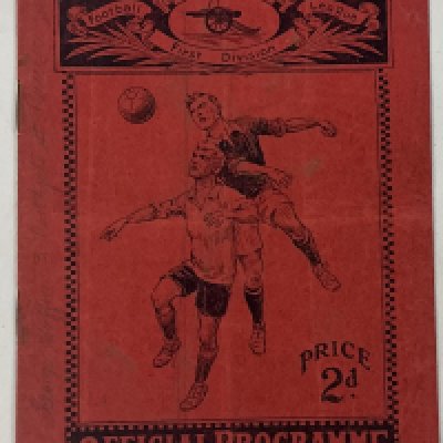 1929 - 1930 Arsenal v Derby County Football Programme: Good condition league match dated 12 10 1929. Slightly rusty staples.