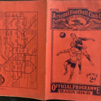 1934 - 1935 Islington v Southend At Arsenal Football Programme: Rusty staples holding firm. Sun shield match dated 16 2 1935. No team changes. Good.