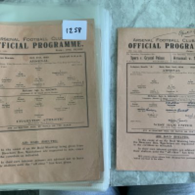 Arsenal 39/40 Home Football Programmes: Good condition single sheets from the newly formed league after outbreak of the war. Includes Charlton (2 different) Crystal Palace Tottenham West Ham (2 different) Clapton Orient Norwich Brentford Millwall Chelsea Portsmouth and War Cup v Crystal Palace and Birmingham. Some played at Tottenham and often with no writing. Rare chance. (14)
