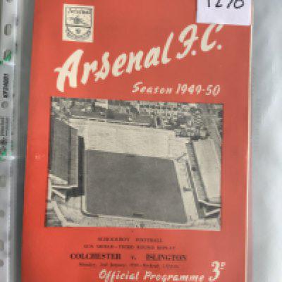 49/50 Football Programmes Played At Arsenal: Colchester v Islington Boys, Wembley v Islington Bower Cup SF replay ex bound, Islington v Edmonton Bower Cup final poor, Brentford v Chelsea London FA Cup final, Eton Manor v Fairbairn House, Dulwich v Hounslow London Senior Cup final tear, Essex v Middlesex Youth County Cup final, England v Germany Youth, Denis Compton cricket match and magazine. Good unless stated. (10)