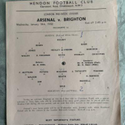 49/50 Arsenal v Brighton LMWL Football Programme: Pink single sheet played at Hendon dated 18 1 1950. In very good condition with folding but no team changes. Score and scorers noted.