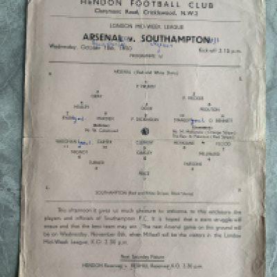 50/51 Arsenal v Southampton LMWL Football Programme: Pink single sheet for match played at Hendon dated 18 10 1950. Writing and a tear on fold.