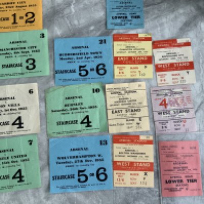 55/56 Arsenal Home Football Tickets: 14 different good condition tickets which are League and FA Cup matches to include Bedford. Excellent condition with both the smaller seat tickets and the larger standing tickets. Very rare chance. No duplication. (14)