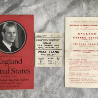 55/56 Programmes Of Matches At Arsenal: England Womens Hockey Team v USA programme, ticket information and ticket, Arsenal v Middlesex Cricket Compton benefit and Burnley v Chelsea FA Cup. All good. (5)