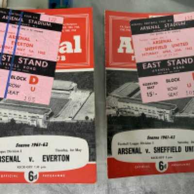 Arsenal 61/62 Football Programme + Ticket Collection: 26 1st team homes with 21 accompanying tickets. Includes Tottenham Ipswich and West Ham. Very good. (46)