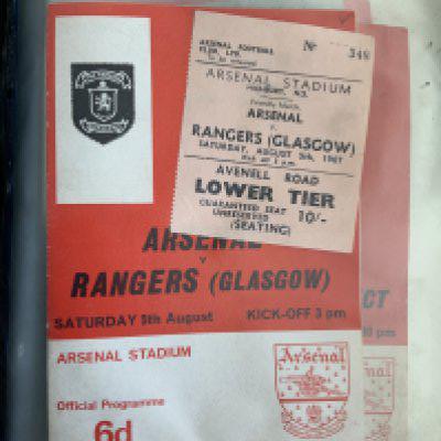 Arsenal 67/68 Football Programme + Ticket Collection: 29 1st team homes with accompanying tickets. Includes Manchester United and League Cup matches with semi final. There are two additional Arsenal X1 single sheets which do not have tickets. (60)