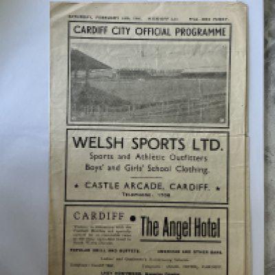 45/46 Cardiff City v Torquay United Football Programme: Good condition 4 page League Cup South programme with no team changes. Fold.